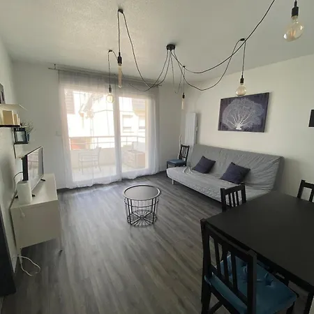 U1 Chaleureux Avec Balcon A Apartment *